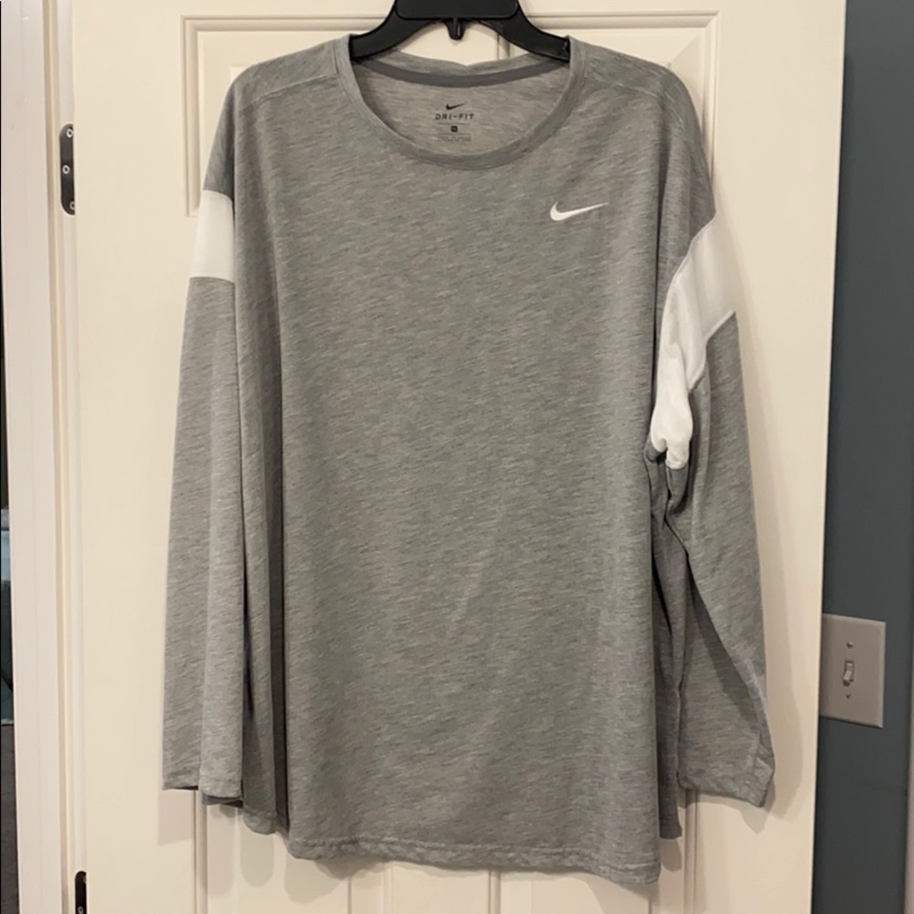 Nike long sleeved tee